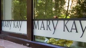Mary Kay biuro vitrininiai langai