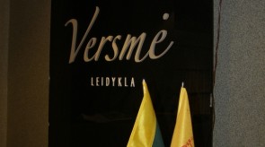 Leidyklos „Versmė" tūrinė iškaba